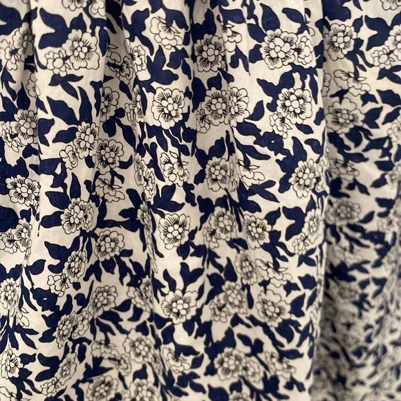 Jacadi Paris Girls Floral block print Twirl Mini Skirt in Blue White Size 8 A - Picture 2 of 5